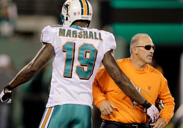 Siempre entren¨® a grandes jugadores como al receptor Brandon Marshall.