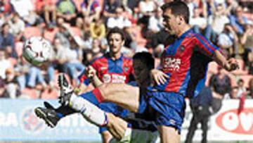<B>EMOCIÓN</B>. En la ida el partido se decidió en los instantes finales a favor del Levante, con un gol de Limones.