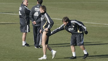 Cassano bromea con Beckham.