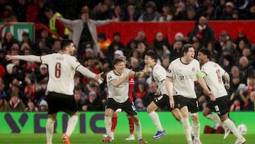 Substitute Gue-sung Cho strikes late to give Midtjylland a vital away victory over Forest at a soaked City Ground.
