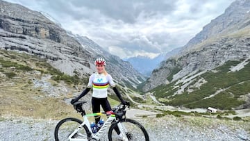 La ciclista del Movistar Annemiek Van Vleuten, durante un entrenamiento.