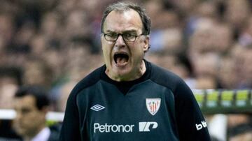 "La oportunidad la dejamos pasar, son millonarios prematuros, no tienen problemas y no les importa mayormente lo que va a pasar", Bielsa tras perder finales con el Athletic Bilbao.