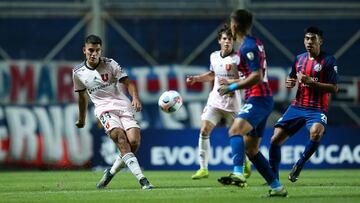 Daniel Navarrete y, de fondo, Simón Contreras.