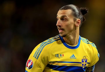 Ha sido nombrado en 11 ocasiones el mejor jugador de Suecia. En más de 110 apariciones, Zlatan anotó 62 goles para su país.
