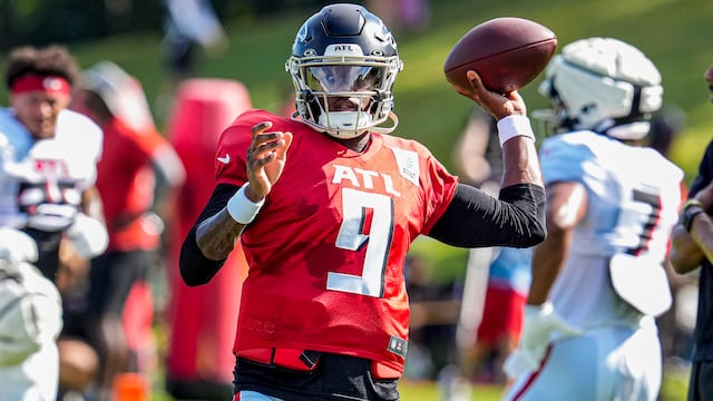 Since NFL contracts only cover the regular season, players receive a pre-season per diem. We take you through how this works and how much NFL players get paid during the preseason