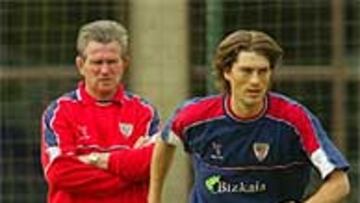 <b>SUPLENTE.</B> Julen Guerrero ha pasado de ser la estrella del Athletic a luchar por entrar las convocatorias.