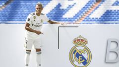 Mariano, durante su presentaci&oacute;n con el Real Madrid.
 
 
 