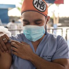 Vacunación para mayores de 70 años: fechas y cuándo les toca según la comunidad autónoma