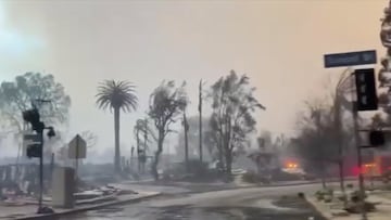 El devastador fuego ha dejado la ciudad irreconocible, con escenas desoladoras que recuerdan un escenario apocalíptico, arrasando barrios y dejando un rastro de destrucción total.