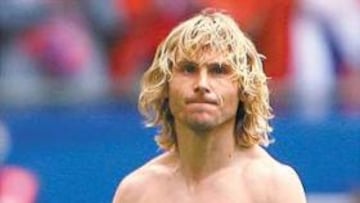 <b>DESOLADO. </b>Nedved conoció, casi al tiempo, su eliminación del Mundial y la imputación a la Juve.