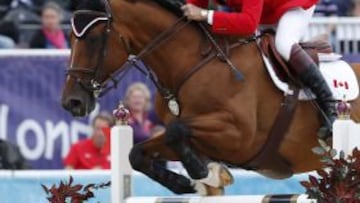 El jinete canadiense, de 65 años, se ha convertido en el deportista que más veces ha competido en citas olímpicas. Es conocido en su país como ''Capitán Canadá''.