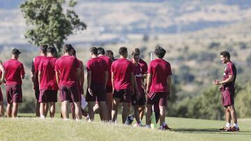 Simeone, con el grupo en Segovia.