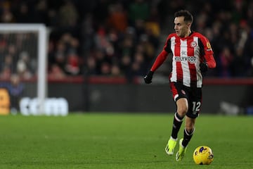 El lateral espa?ol disput¨® la primera mitad de temporada cedido en el Manchester United. Los ¡®Diablos Rojos¡¯ no contaban con ¨¦l, por lo que tuvo que volver al Tottenham, que lo cedi¨® al Brentford, que lucha por no descender a Championship.