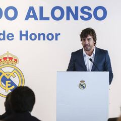 Alonso, socio de honor del Madrid: "Este club me eligió"