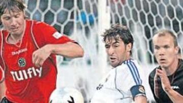 <b>NAUFRAGIO. </b>El Madrid lo intentó y tuvo varias ocasiones de gol. Sin embargo, la puntería de los blancos todavía no está afinada del todo.