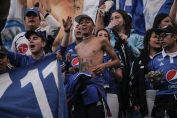 Alegría, fiesta y color fueron los ingredientes que imprimieron los hinchas de Millonarios ante Cortuluá.
