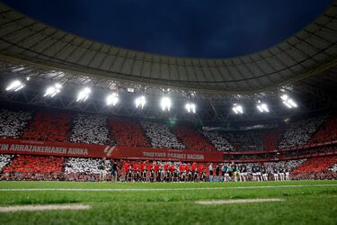 Ambientazo en San Mamés antes de comenzar el partido.