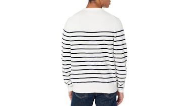 Este jersey de cuello redondo para hombre “no engaña”: abriga y es ligero y cómodo