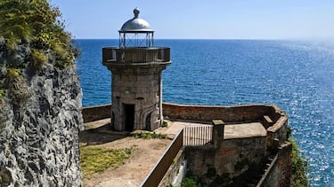 Es uno de los lugares más bonitos de España, pero también uno de los más aislados: hay que bajar más de 750 escalones para entrar
