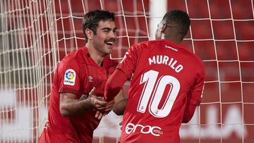 Murilo felicita a Abd&oacute;n Prats por su gol.