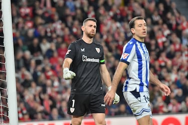 El internacional español volvió a ser decisivo para su equipo. Sus paradas evitaron que la Real llegara al tramo final del partido con todo resuelto.