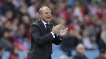 El entrenador del Betis, Pepe Mel, durante el encuentro.