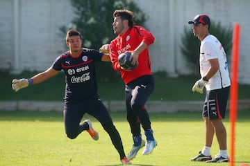 Paulo Garcés estaba en Universidad Católica cuando Bielsa lo convocó. Ahora el arquero juega en Antofagasta.