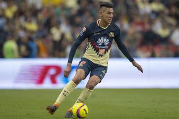 Álvarez también fue llamado con el Tri y aunque puede jugar diferentes posiciones, hay pocos mexicanos que puedan hacerlo como él en el centro de la zaga. 