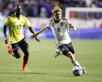 Jhon Jáder Durán y un golazo de chilena de Rafael Santos Borré le dieron la vuelta al marcador tras el primer tanto de Mitoma. Lorenzo mantiene su invicto con la Selección Colombia.