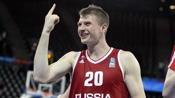 Andrei Vorontsevich celebra la clasificación de Rusia.
