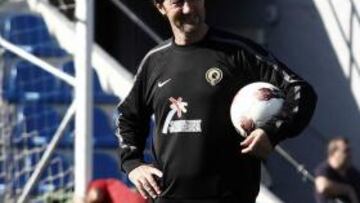 <b>MOLESTO. </b>Juan Carlos Mandiá no entiende que haya debate sobre el juego del Hércules.