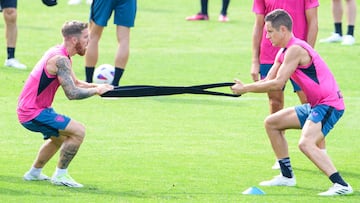 Iker Muniain y Ander Herrera en un entrenamiento del Athletic.