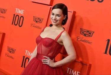 Mohamed Salah posó con Emilia Clarke en una alfombra roja