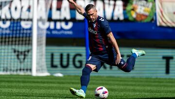 Arbilla golpea el bal¨®n en el SD Eibar - Legan¨¦s