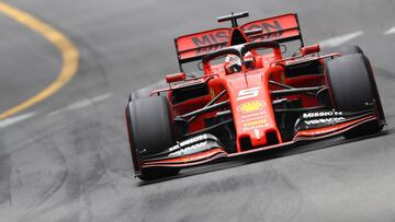 Sebastian Vettel con el Ferrari en M&oacute;naco.