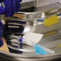 Zendal, la empresa gallega que producirá la vacuna que apoyan la OMS y Bill Gates