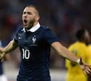 Benzema deslumbra y guía a Francia hasta un plácido triunfo