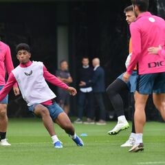 San Millán, presente en la sesión del primer equipo de Valverde