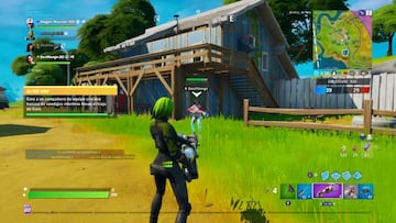 Curamos a un compañero de equipo con una bazuca de vendajes mientras llevamos el skin Cura