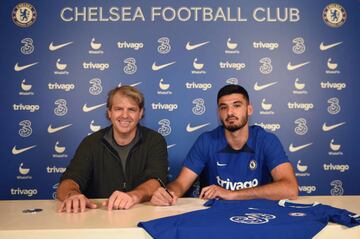 Armando Broja of Chelsea poses for a photograph with Todd Boehly, Chairman of Chelsea 