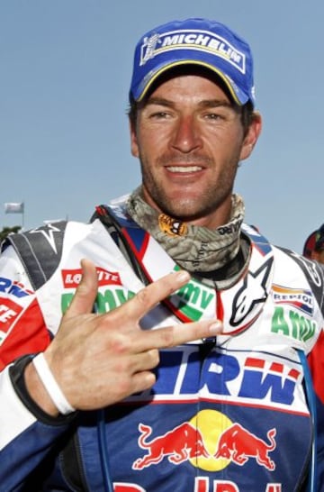 Dakar 2011: Líder de la clasificación general desde la cuarta etapa, fue aumentando progresivamente su ventaja hasta los 15 minutos y 4 segundos que le permitieron coronarse por tercera vez ganador del Dakar.