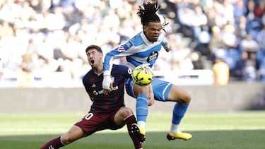 Noubi se afianza como pareja de Loureiro en el eje de la defensa del Depor