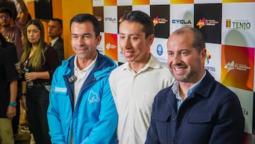 Egan Bernal junto al gobernador de Cundinamarca y Camilo Reina, CEO de Cycla.