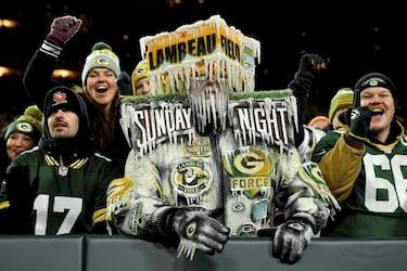 "Frozen Tundra Man", que es como se hace llamar este acérrimo fan, fue testigo de la victoria de su equipo en Green Bay, Wisconsin, frente al eterno rival, los Chicago Bears. La rivalidad entre Packers y Bears es la más antigua y enconada de la NFL y justo esta temporada se cumplen 100 años de su primer enfrentamiento.