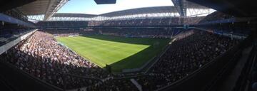 Las gradas del estadio, repletas de Testigos de Jehová, en 2013.