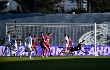 Con este cabezazo empató Benzema el partido ante el Elche.