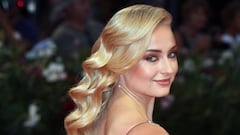 Sophie Turner, captada en topless durante sus vacaciones en Ibiza