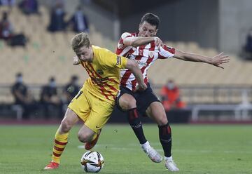 Frenkie De Jong y Mikel Vesga.