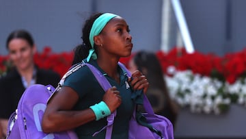 Tennis - Madrid Open - Park Manzanares, Madrid, Spain - April 27, 2026 Coco Gauff of the U.S. walks off the court after losing her round of 16 match against Czech Republic's Linda Noskova REUTERS/Violeta Santos Moura