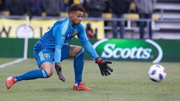 El joven portero de Columbus Crew entró en la lista de los mejores porteros atajadores de penales en la MLS, hasta el momento cuenta con 12 penales atajados por 8 recibidos dejándolo con el 33.33% de efectividad.